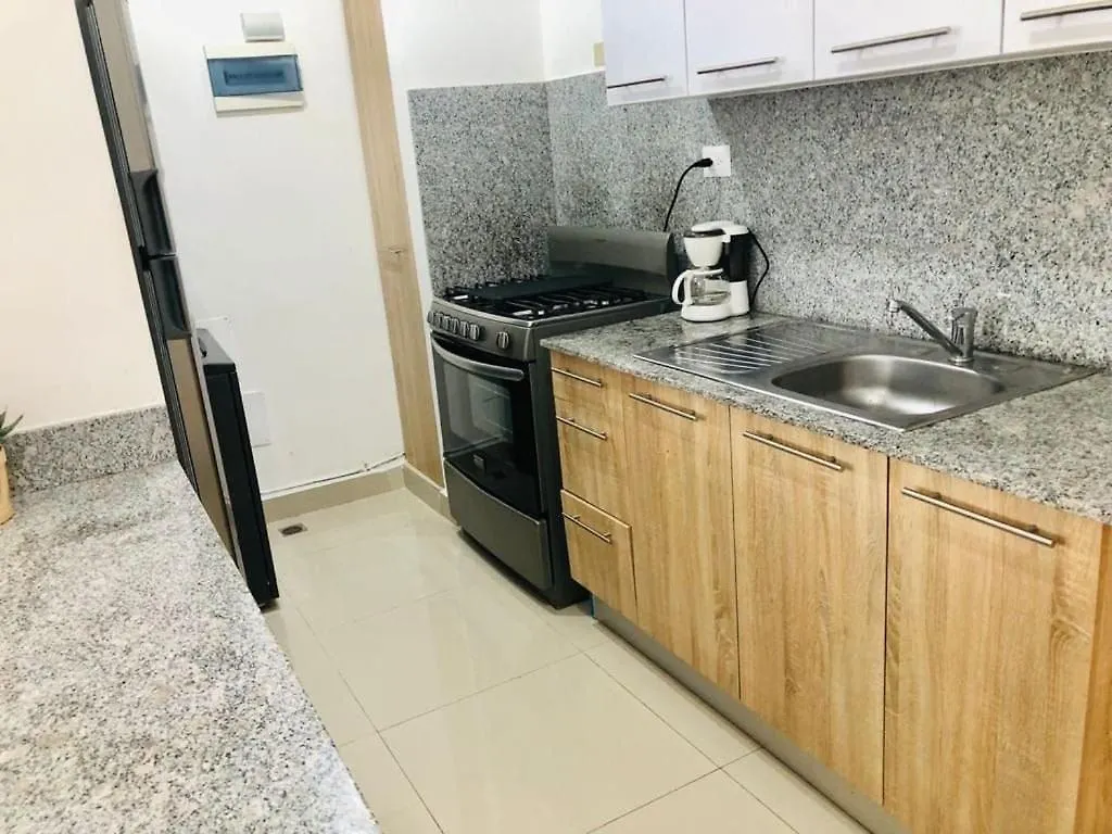 Hermoso Apartamento Cerca De La Playa, Restaurantes, Supermercados, Restaurantes, Aeropuertos, Parqueo Gratis 博卡奇卡